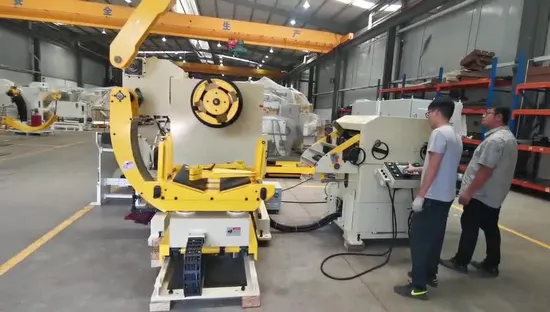 カスタマイズされたコイルシート自動プレスNCサーボフィーダーストレートナーアンコイラーマシン3 in 1デコイラーストレートナーフィーダー電気部品を作成するため